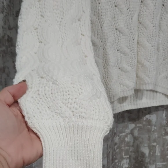 Vigoss Cream Cable Knit Sweater - Picture 4 of 4